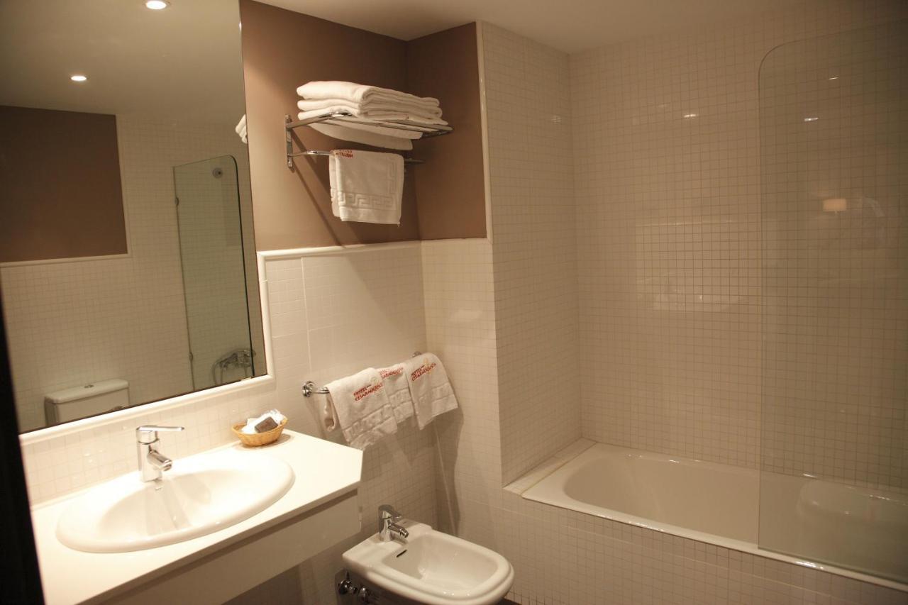 Cesaraugusta Hotel Zaragoza Phòng bức ảnh